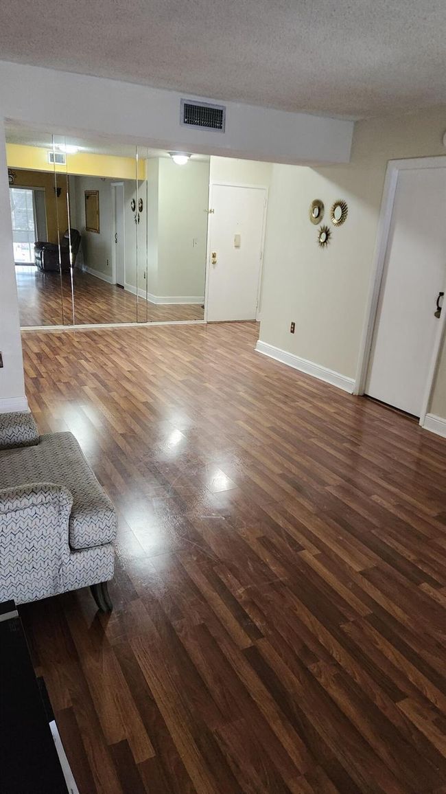 APT-203 - 4156 Inverrary Dr, Condo with 1 bedrooms, 1 bathrooms and null parking in Lauderhill FL | Image 14