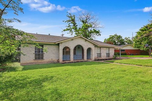 1811 Terry Ln, Georgetown, TX, 78628-3333 | Card Image