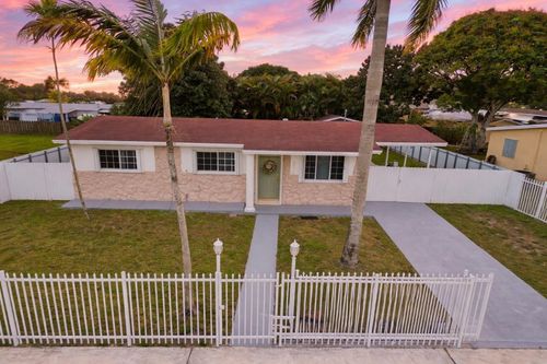 3970 Nw 195th St, Miami Gardens, FL, 33055-2255 | Card Image