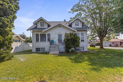 1009 S 11th Ave, Yakima, WA, 98902-4311 | Card Image