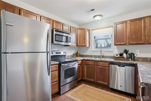 1361 Forest Creek Dr, Saint Peters, MO, 63303-5812 | Card Image