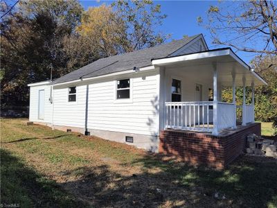 424 Pine Street, House other with 2 bedrooms, 1 bathrooms and null parking in Lexington NC | Image 2