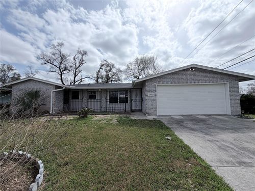 5902 Willow Glen Drive, Houston, TX, 77033 | Card Image