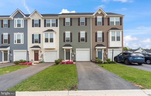 131 Dripping Spring Dr, HEDGESVILLE, WV, 25427-7059 | Card Image