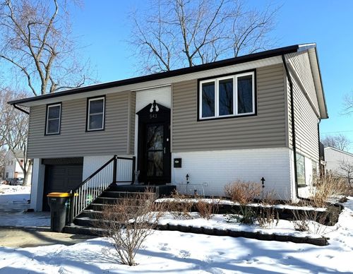 543 Ridge Cir, Streamwood, IL, 60107-2057 | Card Image