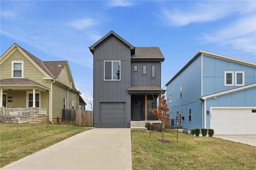 4239 Tracy Ave, Kansas City, MO, 64110-1243 | Card Image