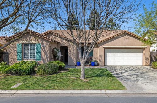 8697 N Talladega Way, Fresno, CA, 93720-5336 | Card Image