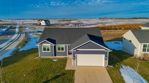 602 Ne 57th St, Ankeny, IA, 50021-6584 | Card Image