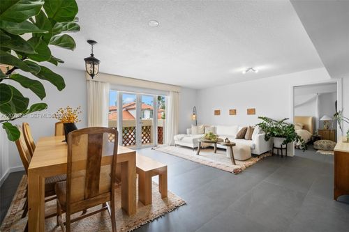 304-227 Michigan Ave, Miami Beach, FL, 33139-7044 | Card Image