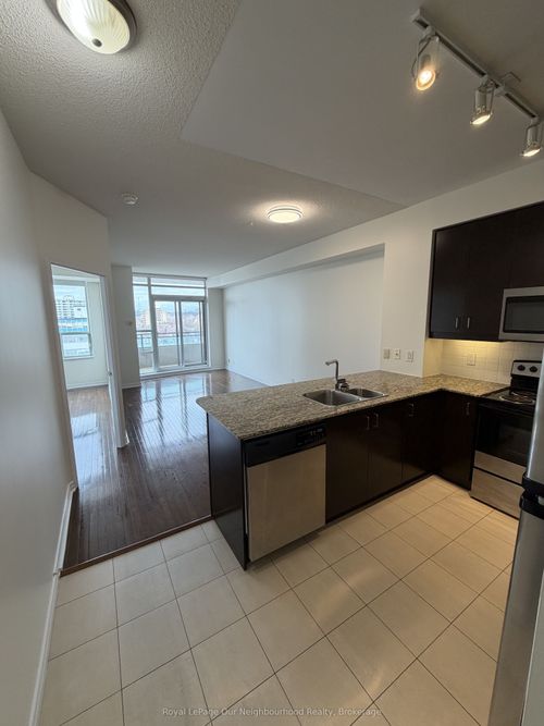 806-736 Spadina Ave, Toronto, ON, M5S2J6 | Card Image