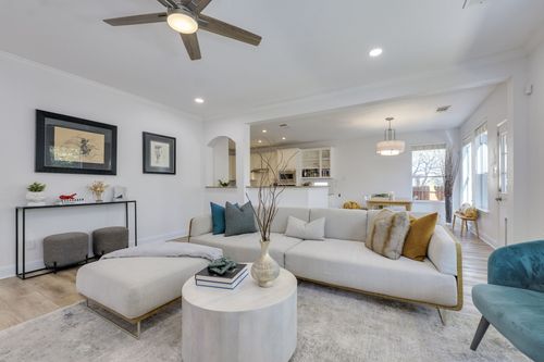 12200 Capitol Saddlery Trl, Austin, TX, 78732-2372 | Card Image