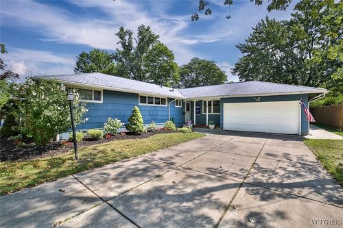 26 Devon Ln, Amherst, NY, 14221-4912 | Card Image
