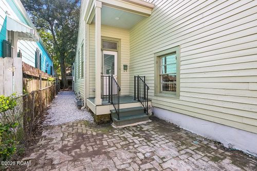 303 Adams Street, New Orleans, LA, 70118 | Card Image