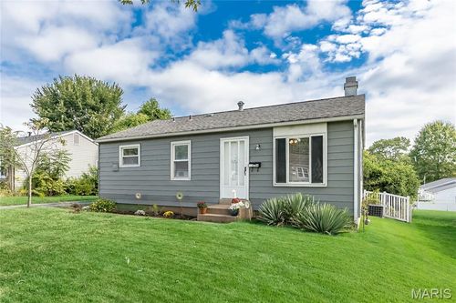 12104 Fleetwood Pl, Maryland Heights, MO, 63043-1118 | Card Image