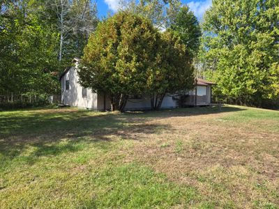 543 N Dennis Road, House other with 2 bedrooms, 1 bathrooms and null parking in Ludington MI | Image 2