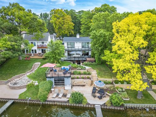 7107 Locklin, West Bloomfield, MI, 48324-3935 | Card Image