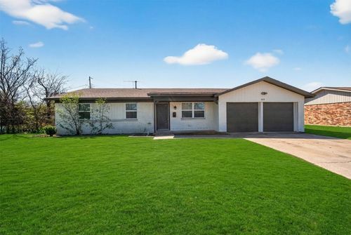 809 Michelle Dr, Everman, TX, 76140-4313 | Card Image
