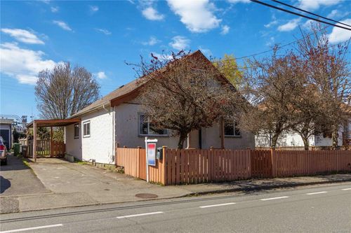 938 Hereward Rd, Victoria, BC, V9A4C8 | Card Image