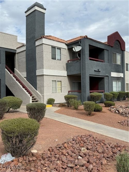 2063-8600 W Charleston Blvd, Las Vegas, NV, 89117-5407 | Card Image