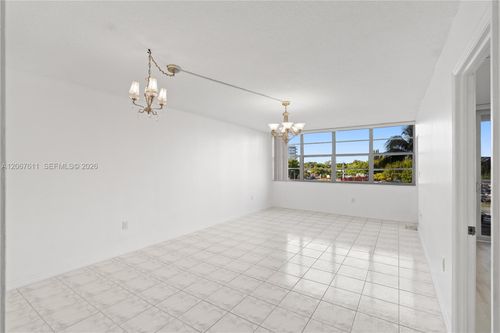 301e-1351 Ne Miami Gardens Dr, Miami, FL, 33179-4793 | Card Image