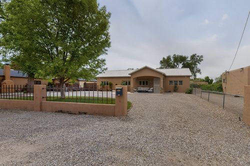 330 Schulte Rd Nw, Los Ranchos, NM, 87107-6134 | Card Image