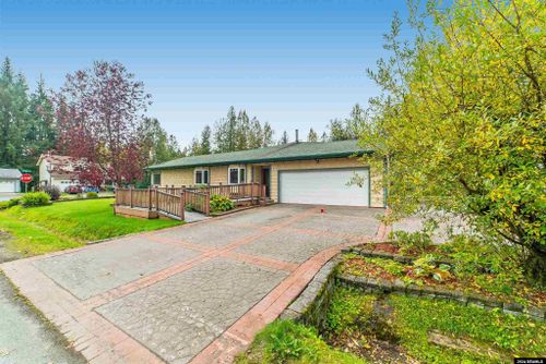 8892 Duran Street, Juneau, AK, 99801 | Card Image