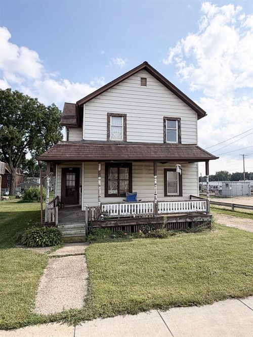 221 W Mill St, Beaver Dam, WI, 53916-2313 | Card Image