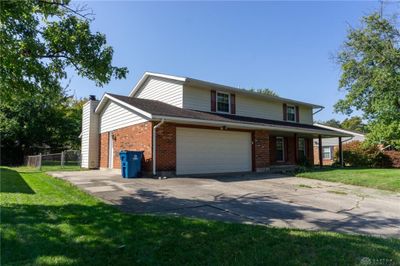 6060 Charlesgate Road, House other with 4 bedrooms, 2 bathrooms and null parking in Huber Heights OH | Image 2