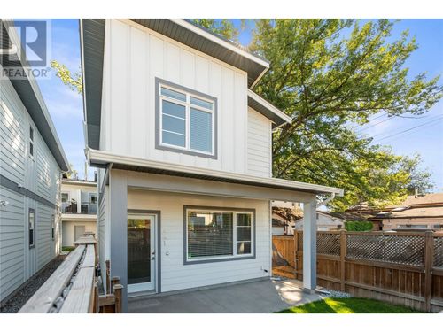 721 Cadder Ave, Kelowna, BC, V1Y5N7 | Card Image