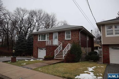 11 Henry St, Englewood Cliffs, NJ, 07632-1411 | Card Image