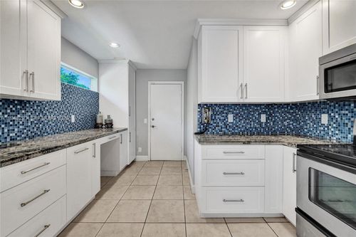 2702 Arborwood Rd, Davie, FL, 33328-6910 | Card Image