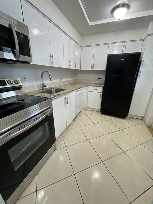 apt-317-447 Ne 195th St, Miami, FL, 33179-3322 | Card Image