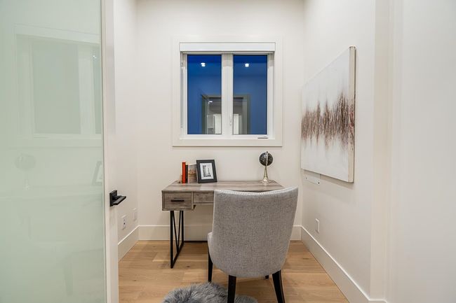 8386 14 Th Ave, Home with 5 bedrooms, 5 bathrooms and 3 parking in Burnaby BC | Image 17