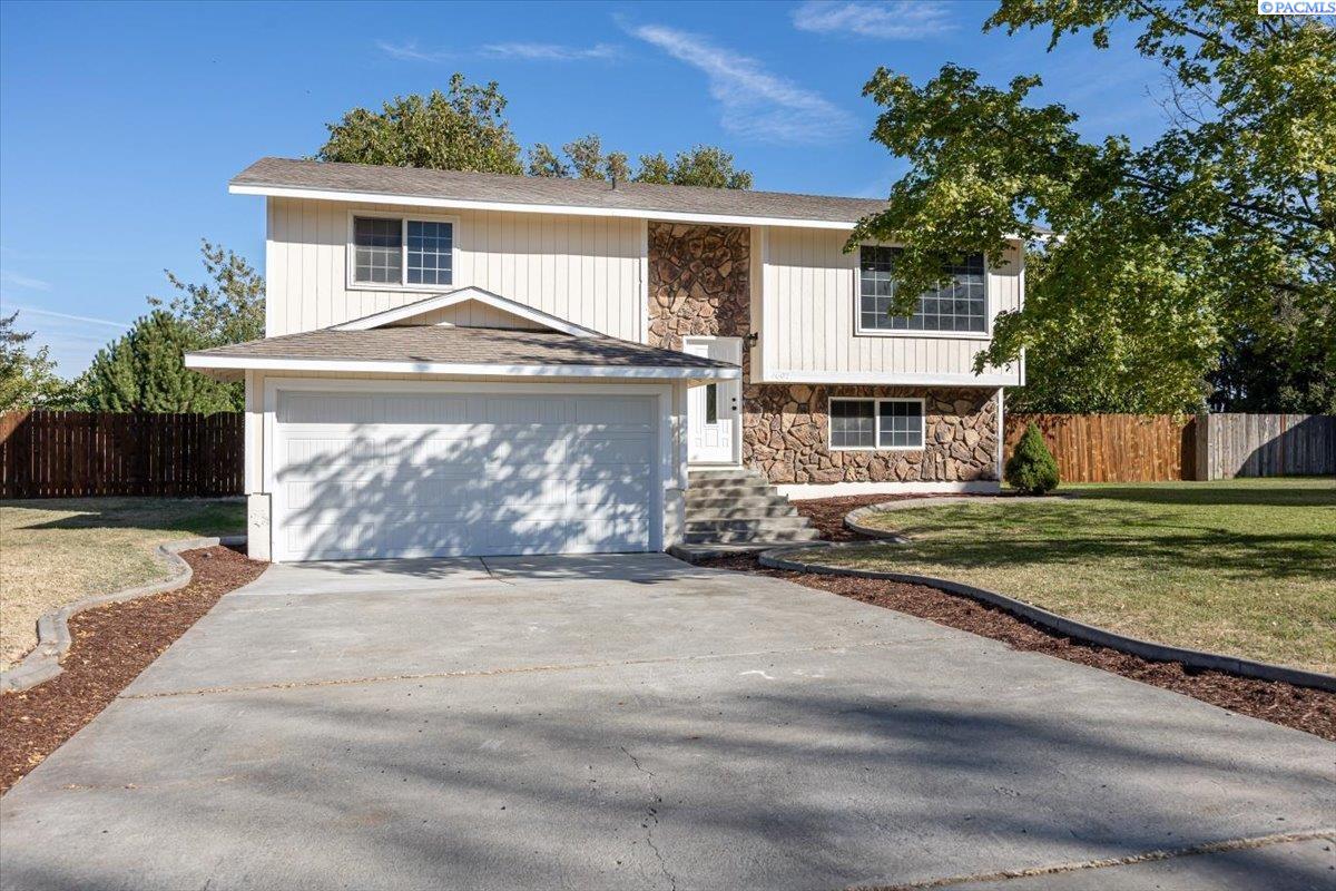 Hartford St, Kennewick, WA 99337