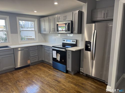 8 Bridgeport Ave, Shelton, CT, 06484-3212 | Card Image