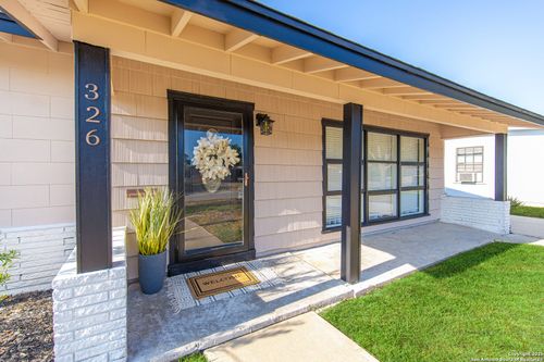 326 Ryan Dr, San Antonio, TX, 78223-2456 | Card Image
