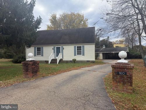 160 Rouzie Dr, Tappahannock, VA, 22560-2410 | Card Image