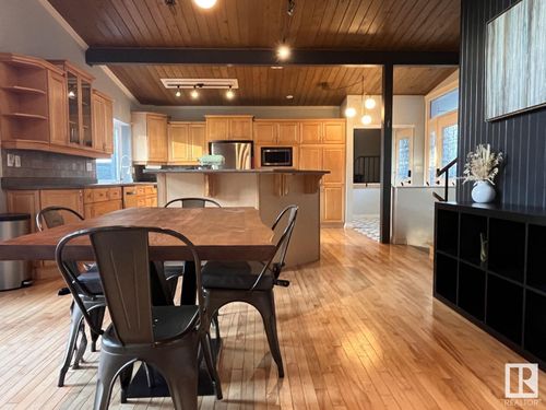 7616 95 Ave Nw, Edmonton, AB, T6C1X7 | Card Image