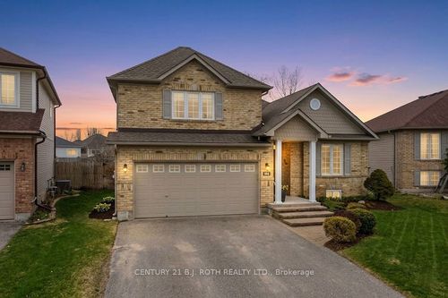 84 Truax Crescent, Essa, ON, L3W0C1 | Card Image