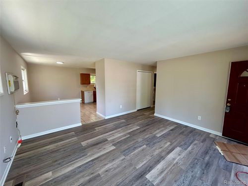 3438 Michael Ave, Warren, MI, 48091-3484 | Card Image