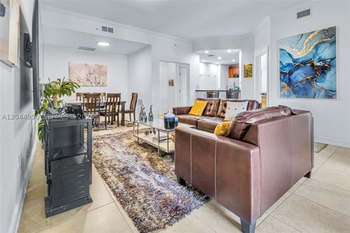 298-16100 Emerald Estates Dr, Weston, FL, 33331-6108 | Card Image