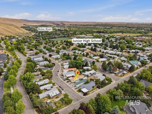 5615 E Woodcross Dr, Boise, ID, 83716-8718 | Card Image