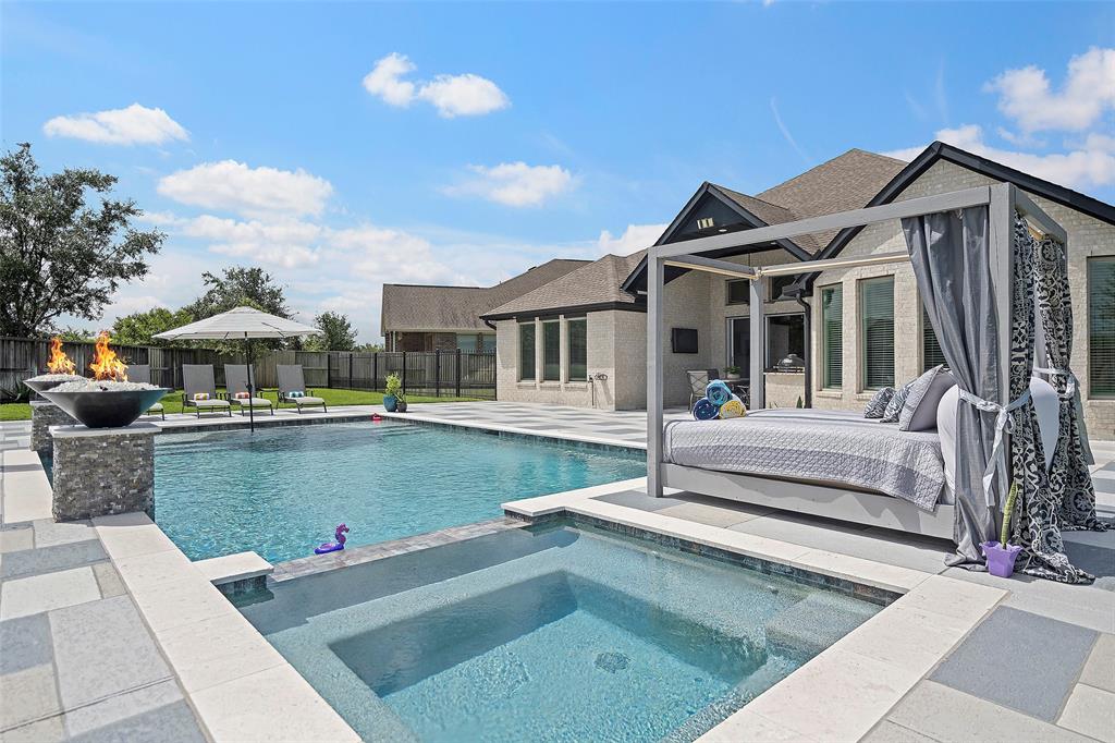 Franklin Way, Rosharon, TX 77583