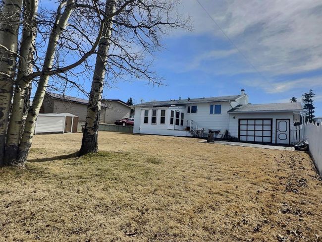 10650 104th Avenue, Home with 5 bedrooms, 2 bathrooms and 2 parking in Grande Cache AB | Image 17