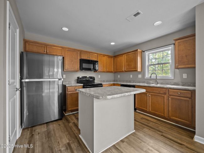 204 Julia Ct, House other with 3 bedrooms, 2 bathrooms and 2 parking in Jacksonville NC | Image 6