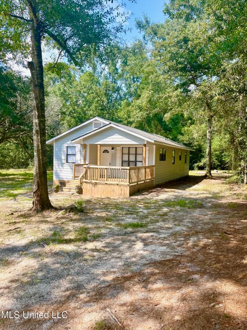 15 Horseshoe Bnd, Lumberton, MS, 39455-5313 | Card Image