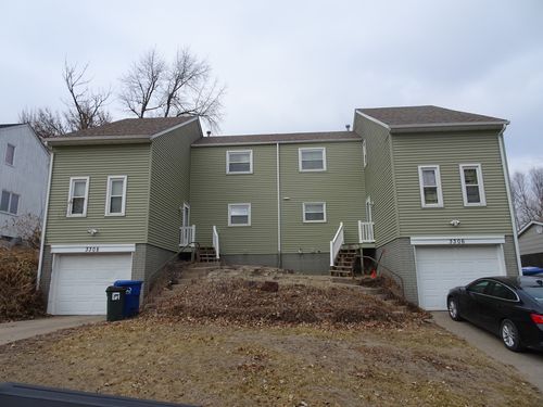 3306 Schuetzen Ln, Davenport, IA, 52804-4309 | Card Image