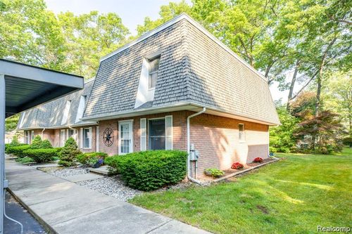 4-3969 Butternut Ct, Port Huron, MI, 48060-8627 | Card Image