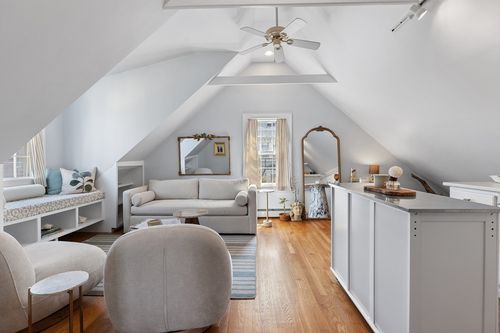 unit-3-3 Circle St, Marblehead, MA, 01945-3597 | Card Image