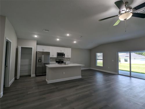 195 Jessamine Ln, Lady Lake, FL, 32159-5126 | Card Image